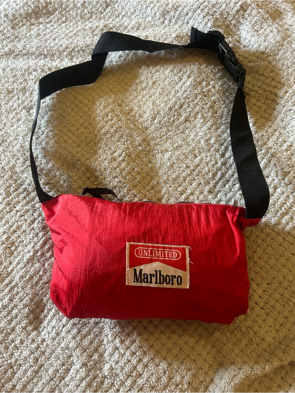 Marlboro Red windbreaker that converts to bag Leaving hands free vintage swag